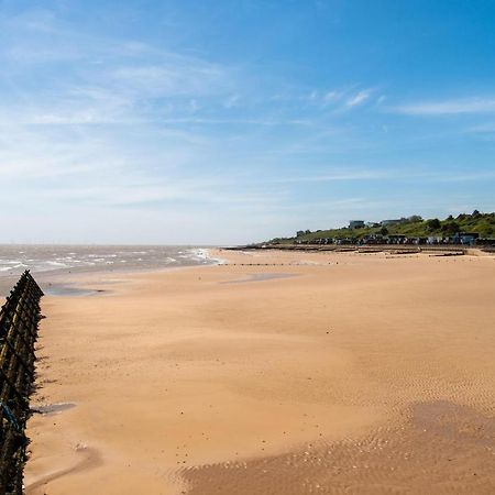 滨海克拉克顿 6 Berth Caravan With Decking At Martello Beach Holiday Park In Essex Ref 29016Y酒店 外观 照片